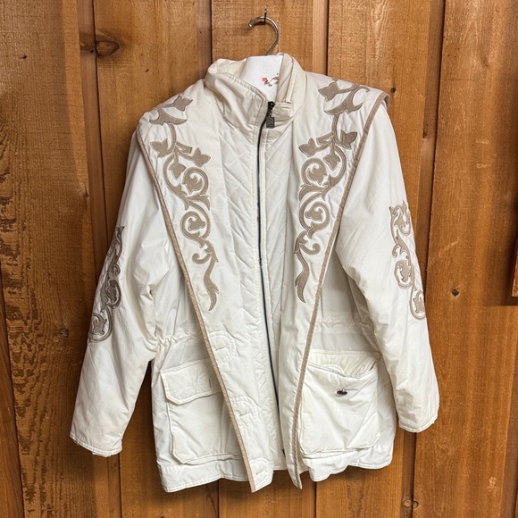 Petite Sophisticate Jackets & Blazers - VINTAGE!!! Women's Embroidered Cream Jacket with Zip Front